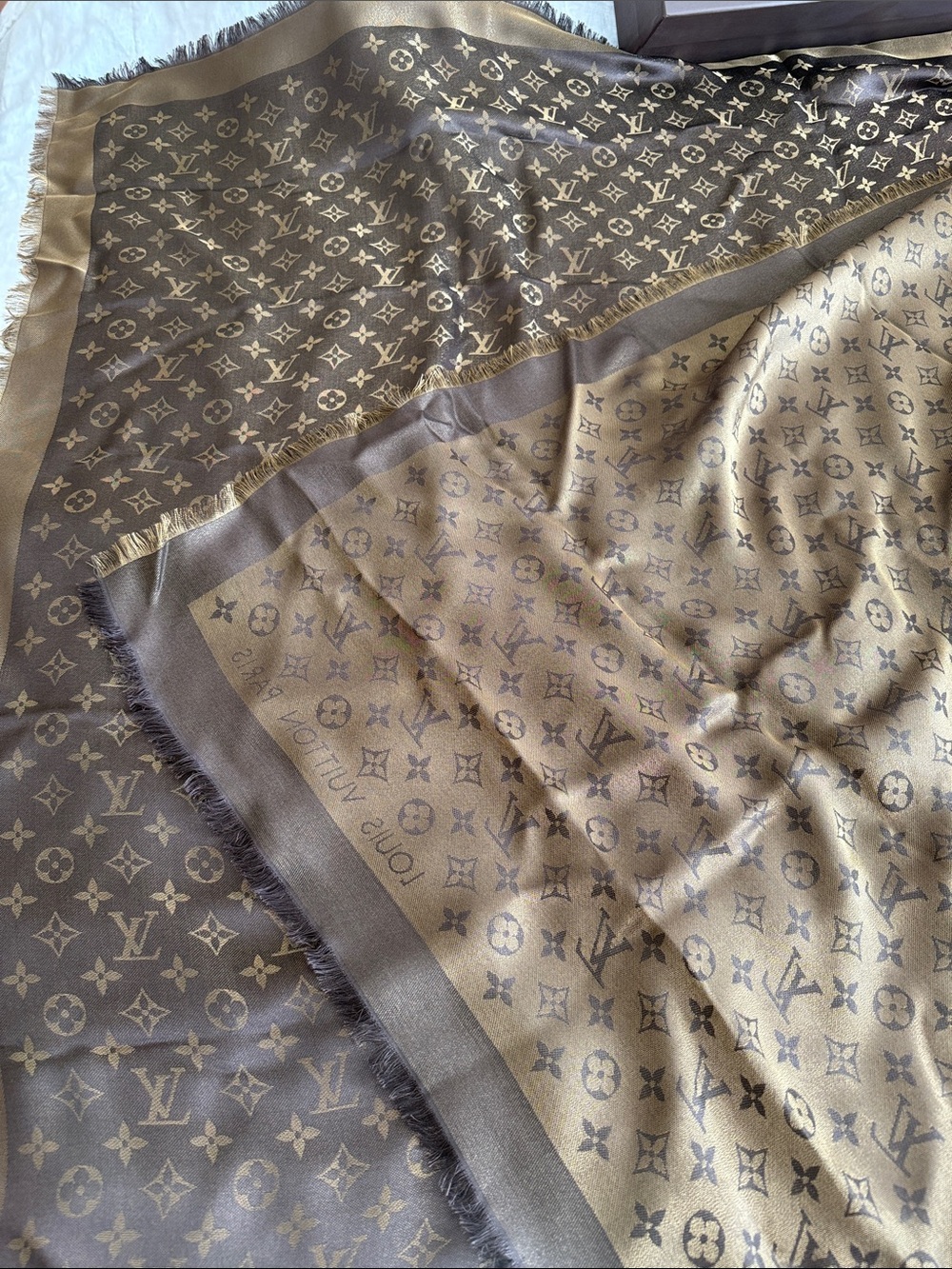 Louis Vuitton Brown and Tan Monogram Shawl - Picture 6 of 8